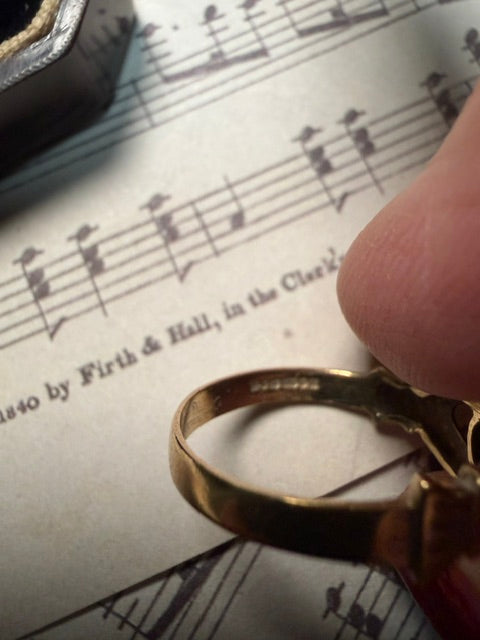 Vintage 9ct Gold Child's "Love" Engraved Signet Ring | 1950s
