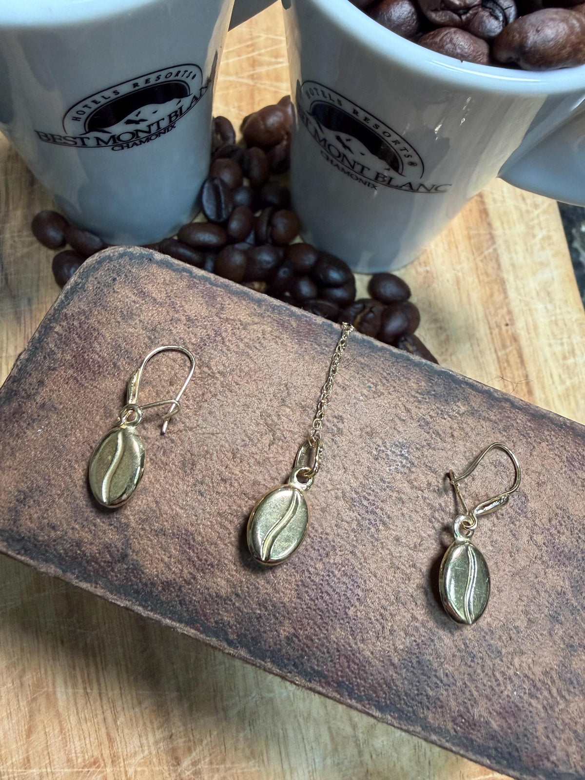 Beautiful coffee bean set on a chain - earrings and necklace 9ct gold - gift