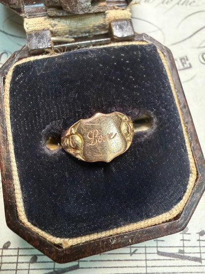 Vintage 9ct Gold Child's "Love" Engraved Signet Ring | 1950s