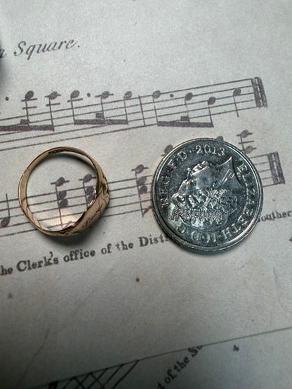 Vintage 9ct Gold Child's "Love" Engraved Signet Ring | 1950s