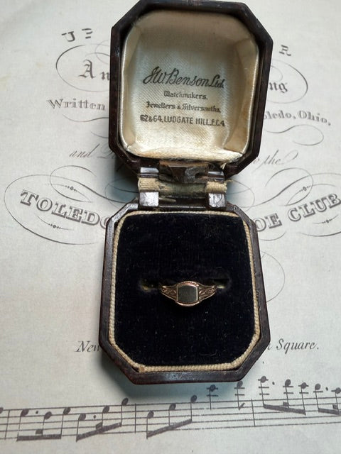 Vintage 9ct Gold Child's Signet Ring | 1930s-1950s