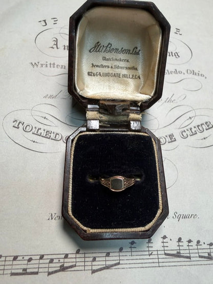 Vintage 9ct Gold Child's Signet Ring | 1930s-1950s