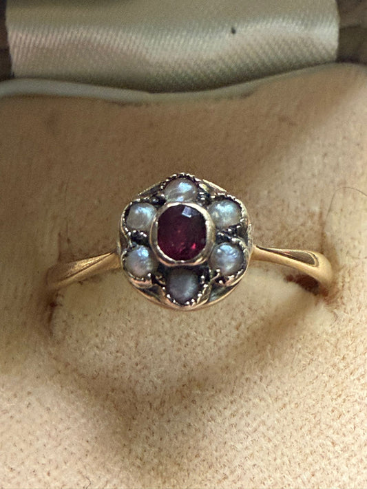 Vintage 9ct Gold Garnet & Pearl-Style Floral Cluster Ring | 1970s-1980s