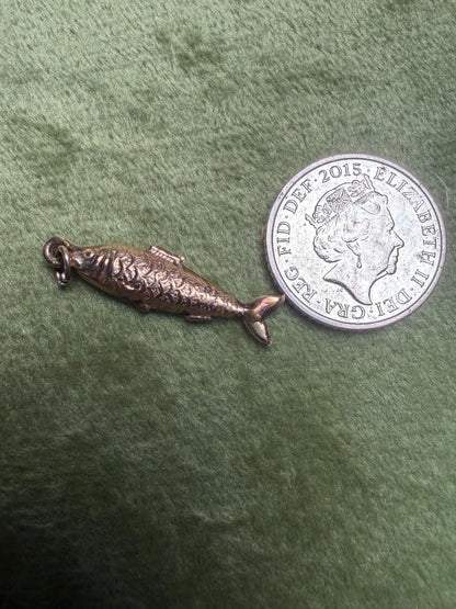 Fish pendant 9ct gold