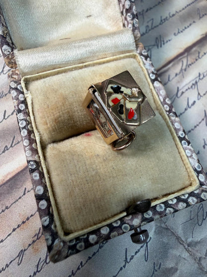 9ct gold cube with tiny playing cards - in good condition for year - small back of playing cards inside