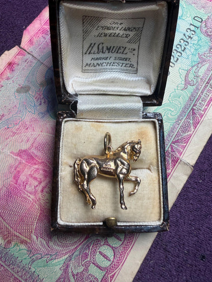 Stallion 9 ct outstanding charm fully hallmarked - 6.84 g
