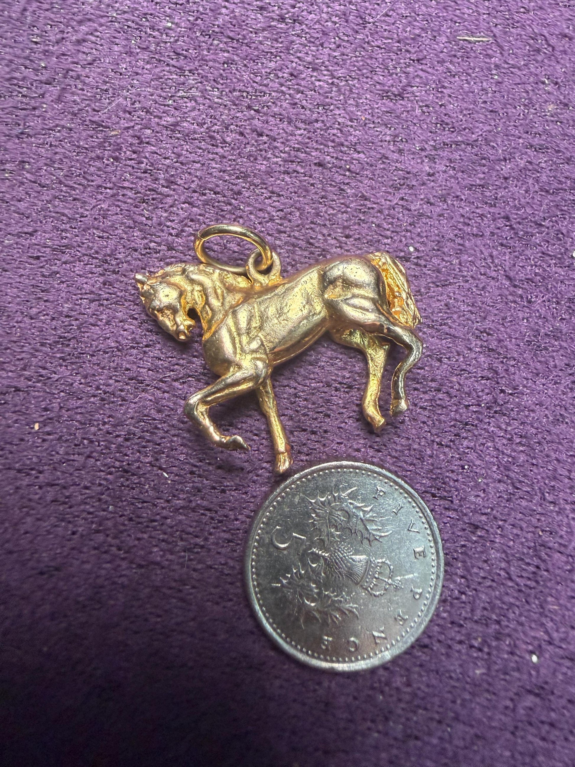 Stallion 9 ct outstanding charm fully hallmarked - 6.84 g