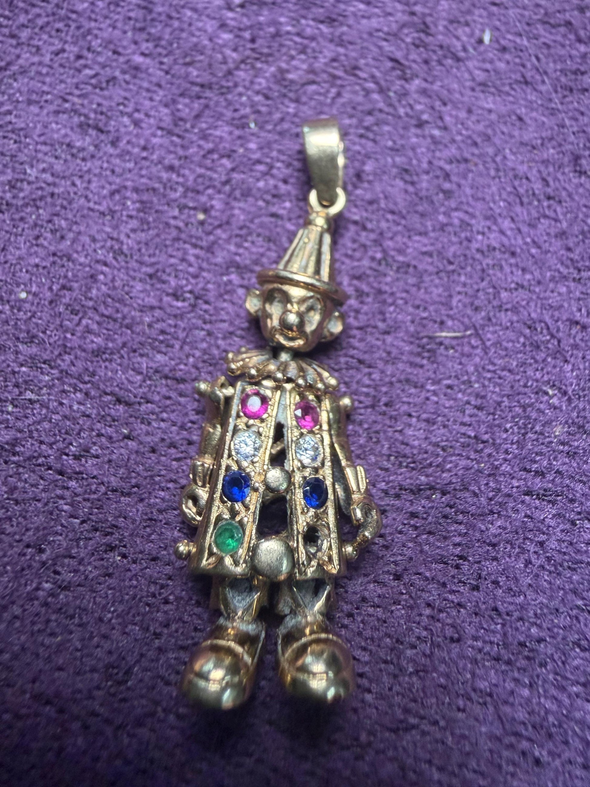9ct gold clown charm with embezzled stones - fully moving parts excellent condition