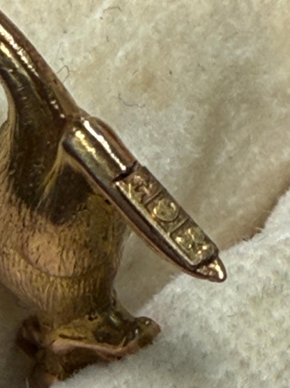 9 ct kangaroo with great detail - very good hallmarks 18m x approx 18 m round hollow - weight .76