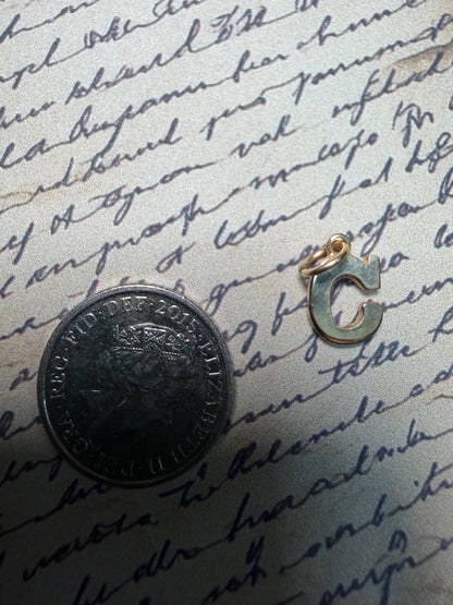 Small letter ‘C’ hallmarked . 5 m x 6 m . 53 g