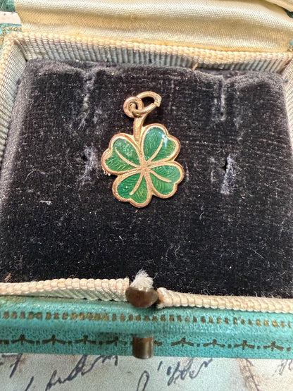 Lucky four leaf clover charm - lovely hallmarks 1.2 g 11 mx11m approx