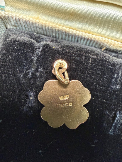 Lucky four leaf clover charm - lovely hallmarks 1.2 g 11 mx11m approx