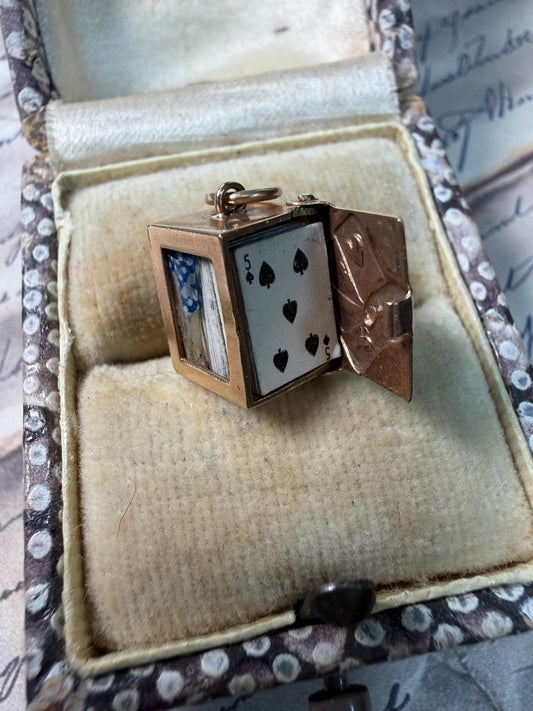 9ct gold cube with tiny playing cards - in good condition for year - small back of playing cards inside