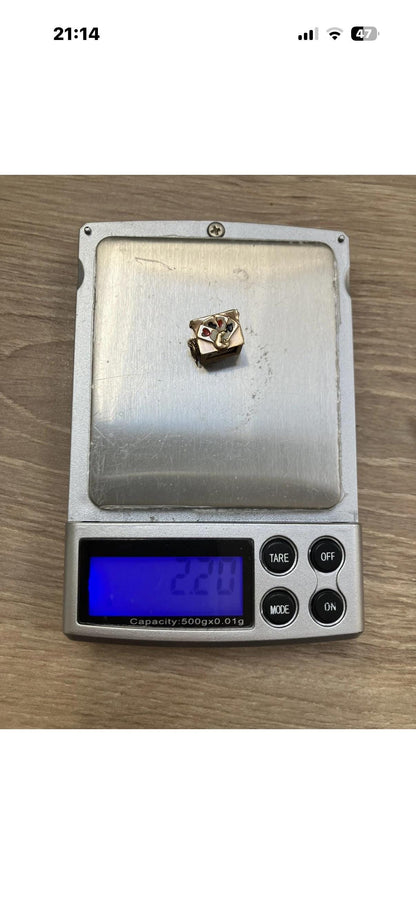 9ct gold cube with tiny playing cards - in good condition for year - small back of playing cards inside