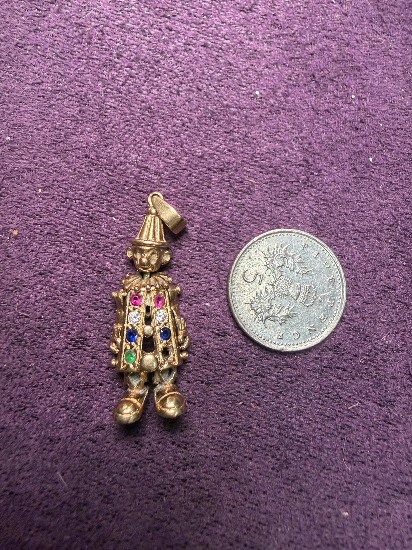 9ct gold clown charm with embezzled stones - fully moving parts excellent condition