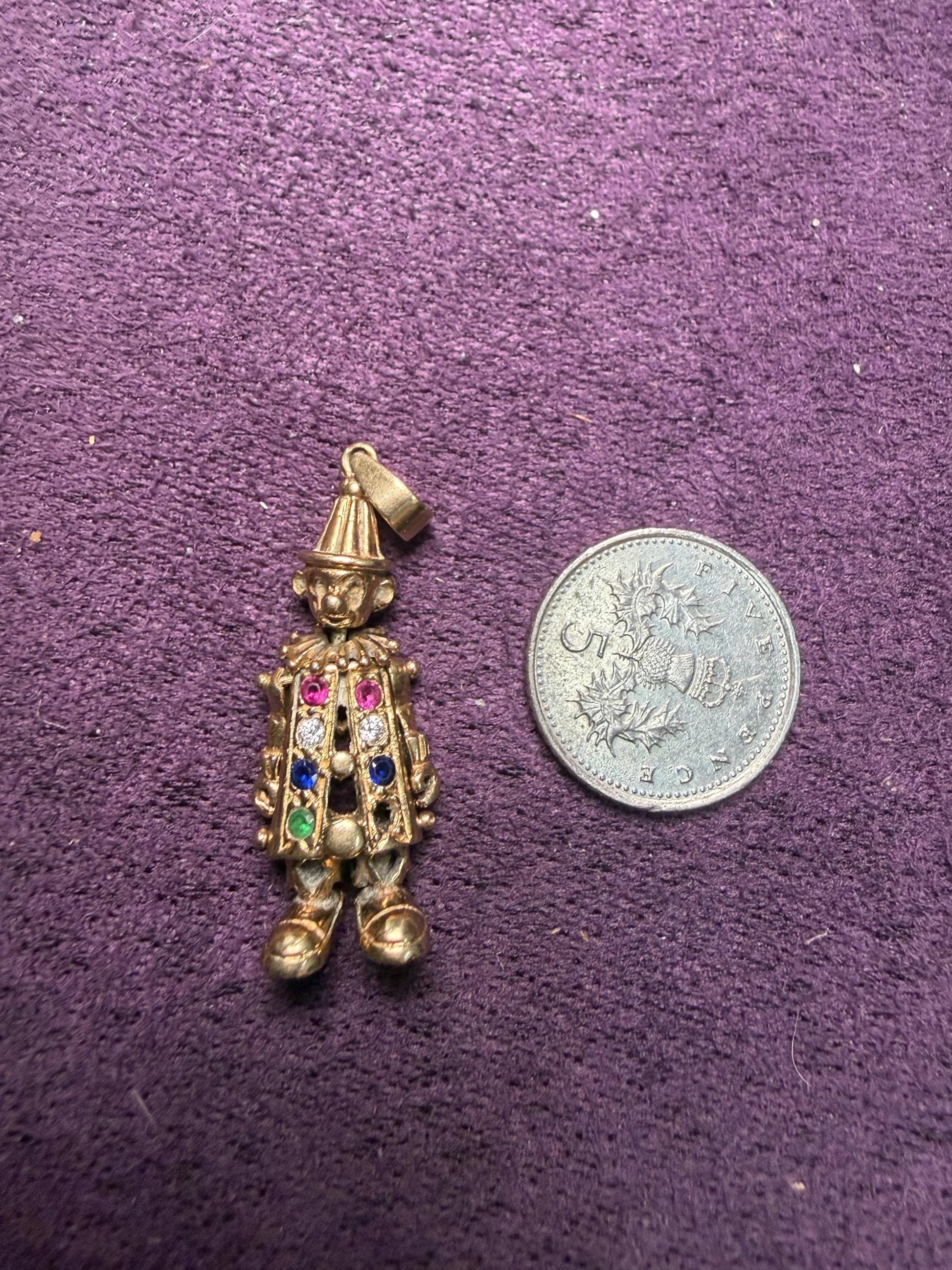 9ct gold clown charm with embezzled stones - fully moving parts excellent condition