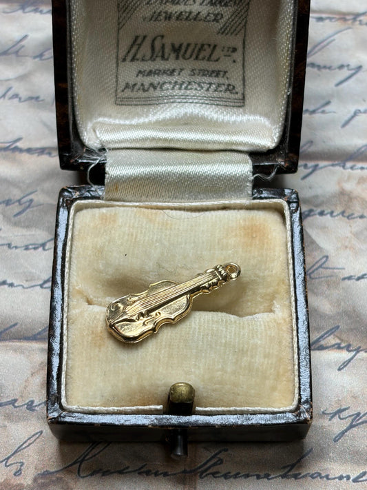 9 ct gold guitar charm