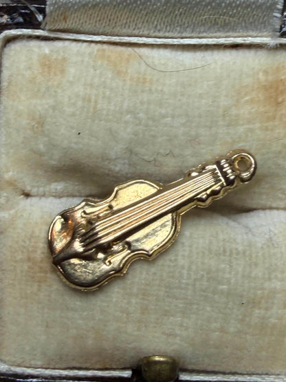 9 ct gold guitar charm