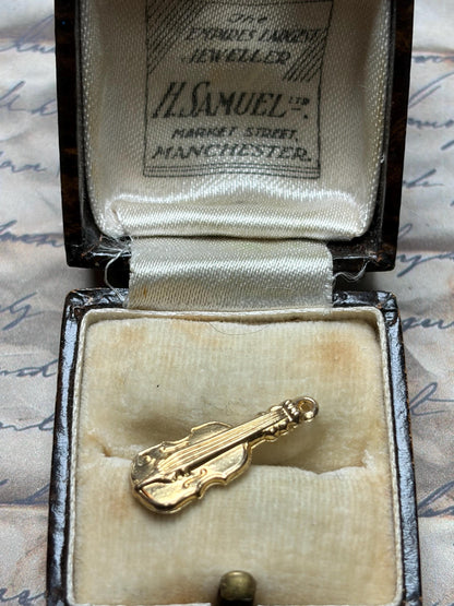 9 ct gold guitar charm