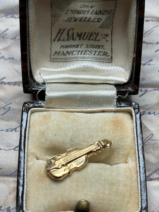9 ct gold guitar charm