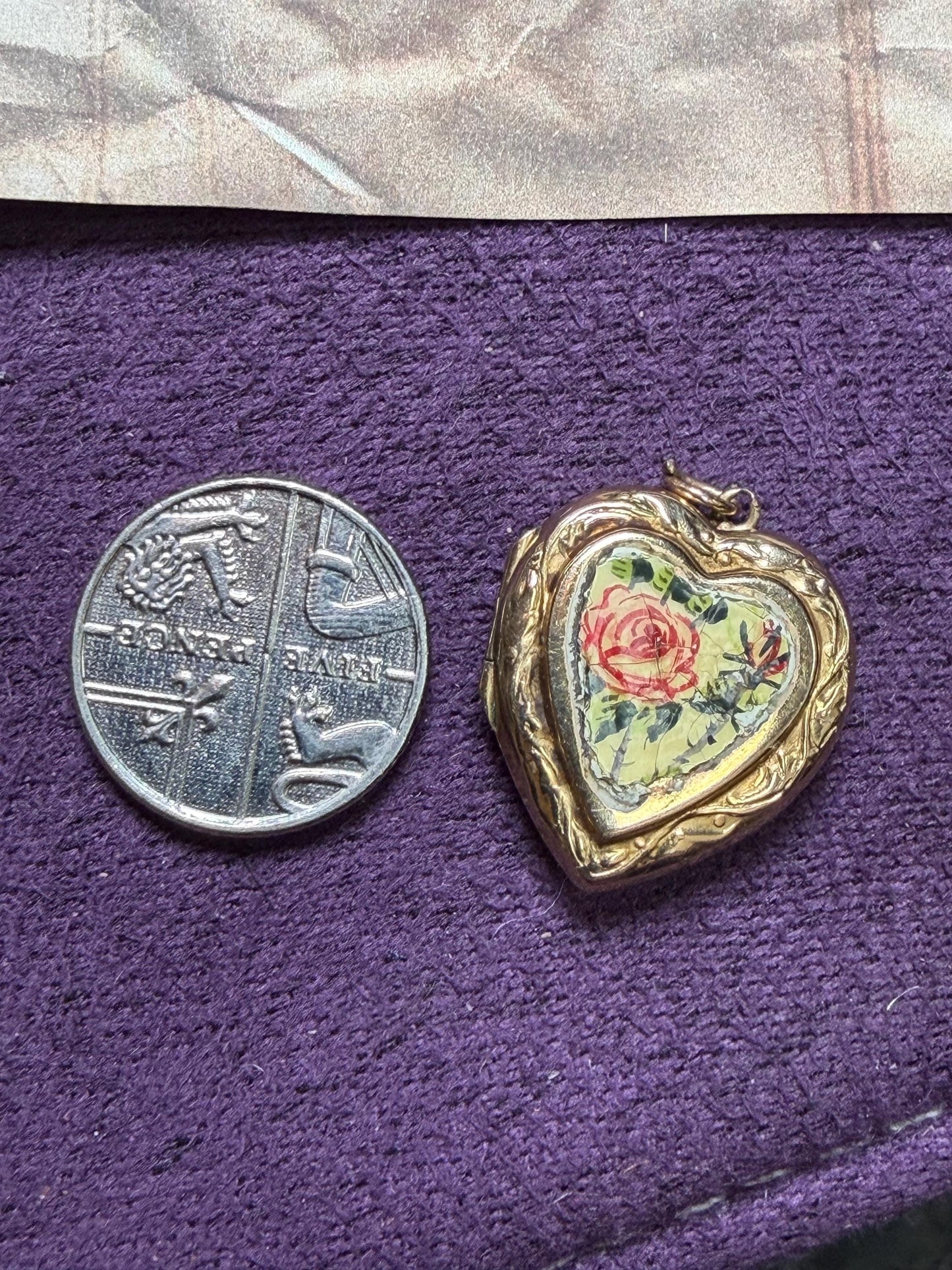 9ct gold vintage heart locket pendant with enamel
