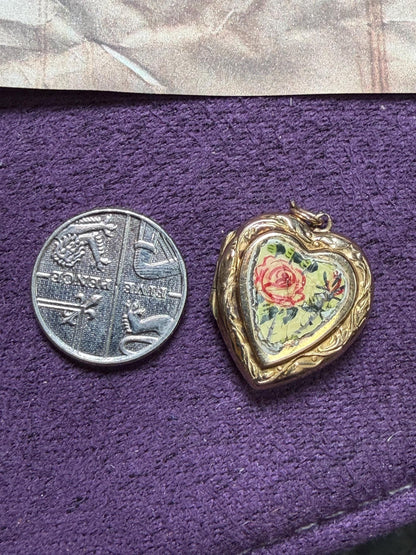 9ct gold vintage heart locket pendant with enamel