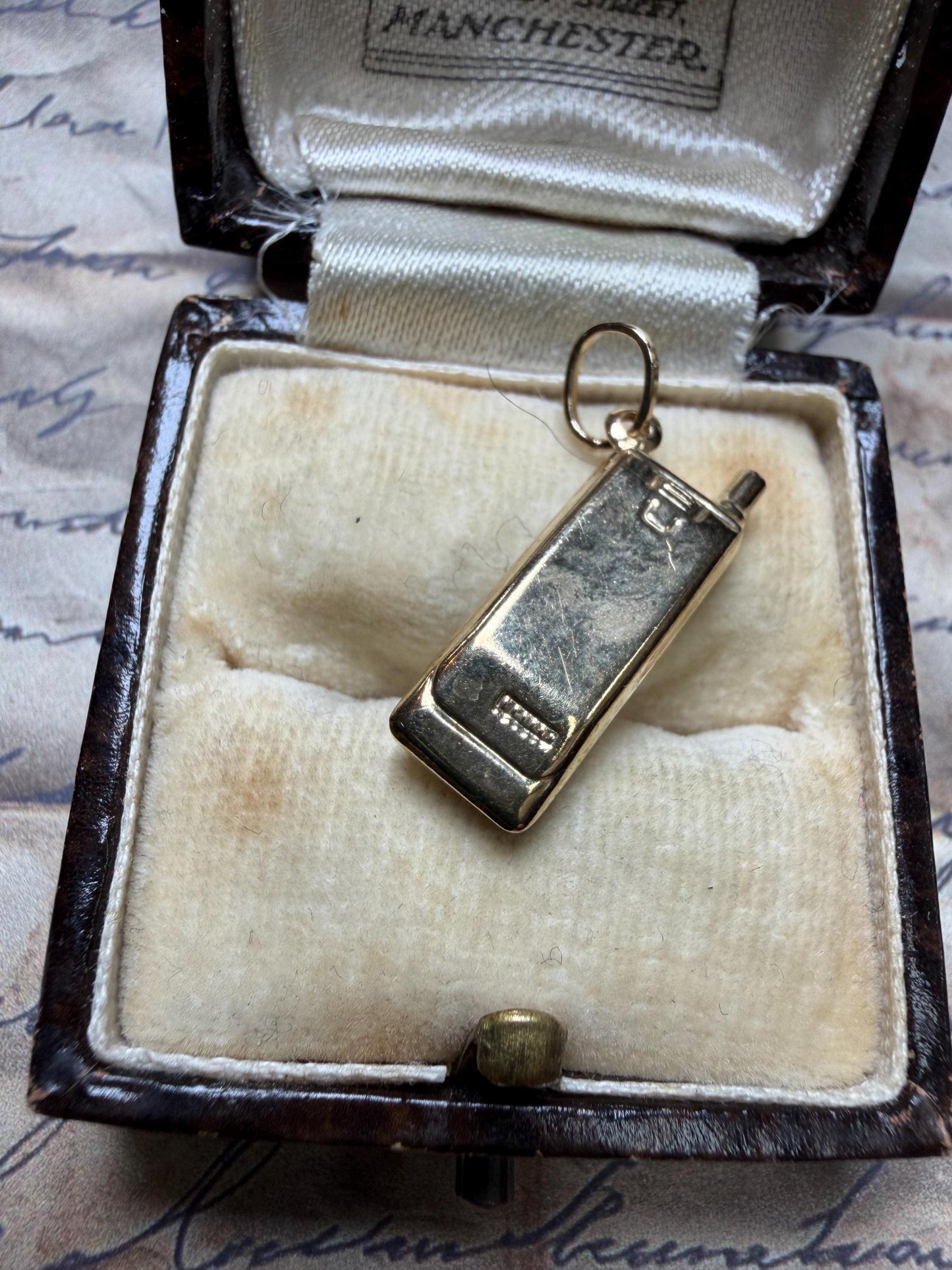 Cute 9 ct mobile phone charm