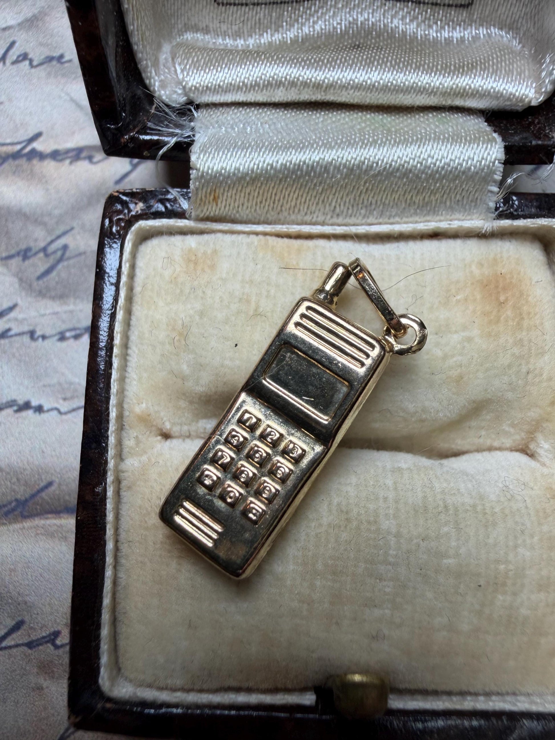 Cute 9 ct mobile phone charm