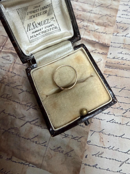 Beautiful Australian Baby’s signet keep safe ring - in original box ( not shown ) .5g