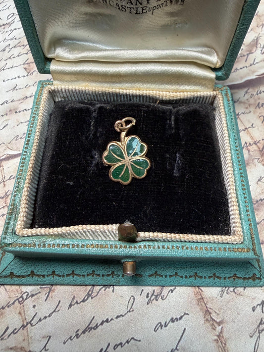 Lucky four leaf clover charm - lovely hallmarks 1.2 g 11 mx11m approx