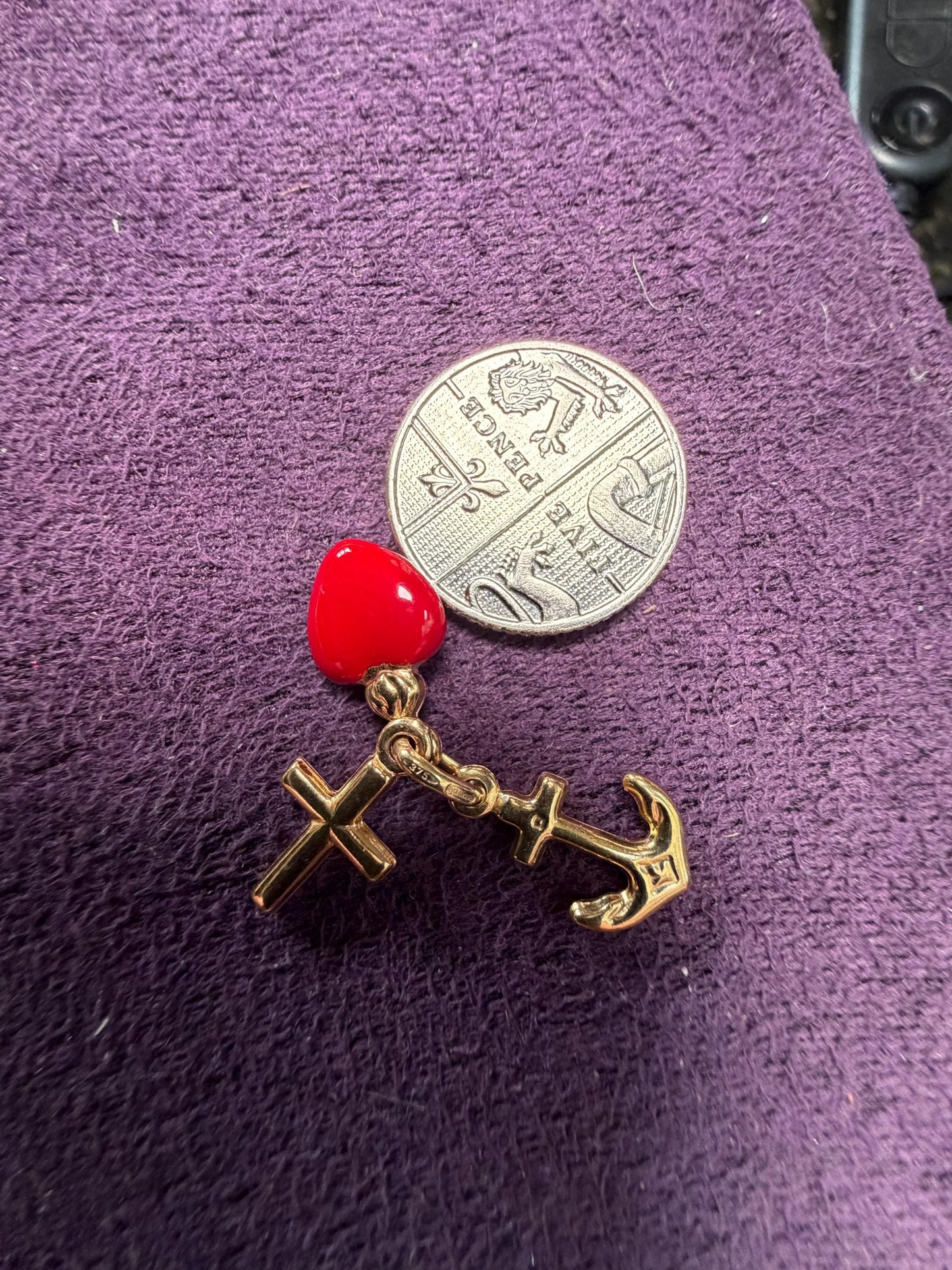 Faith Hope and Charity / 3 pendants in one / hallmarked 9ct gold - unusual enamelled red heart