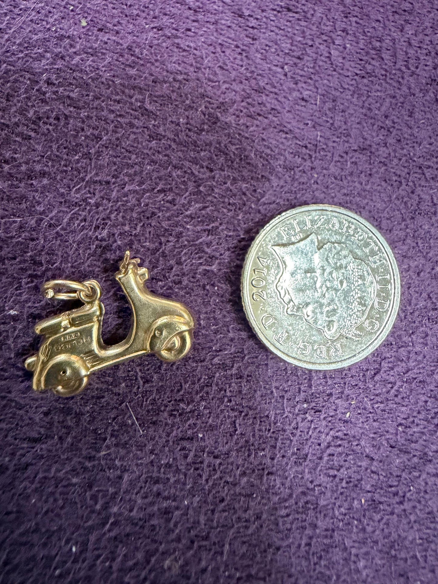 Really cool scooter -9 ct solid gold hallmarked WWC 375 -.79 g 17m long by 12 m high approx ( box not included