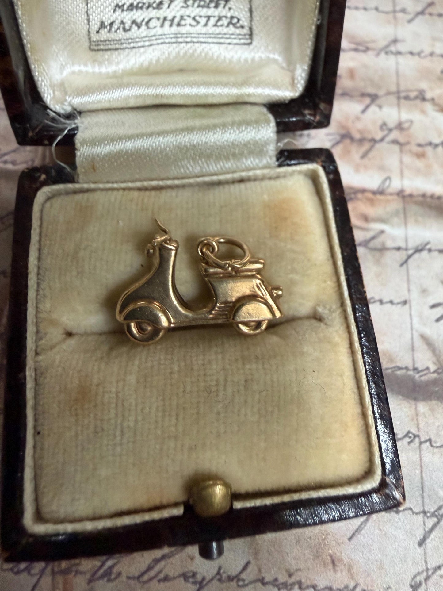 Really cool scooter -9 ct solid gold hallmarked WWC 375 -.79 g 17m long by 12 m high approx ( box not included
