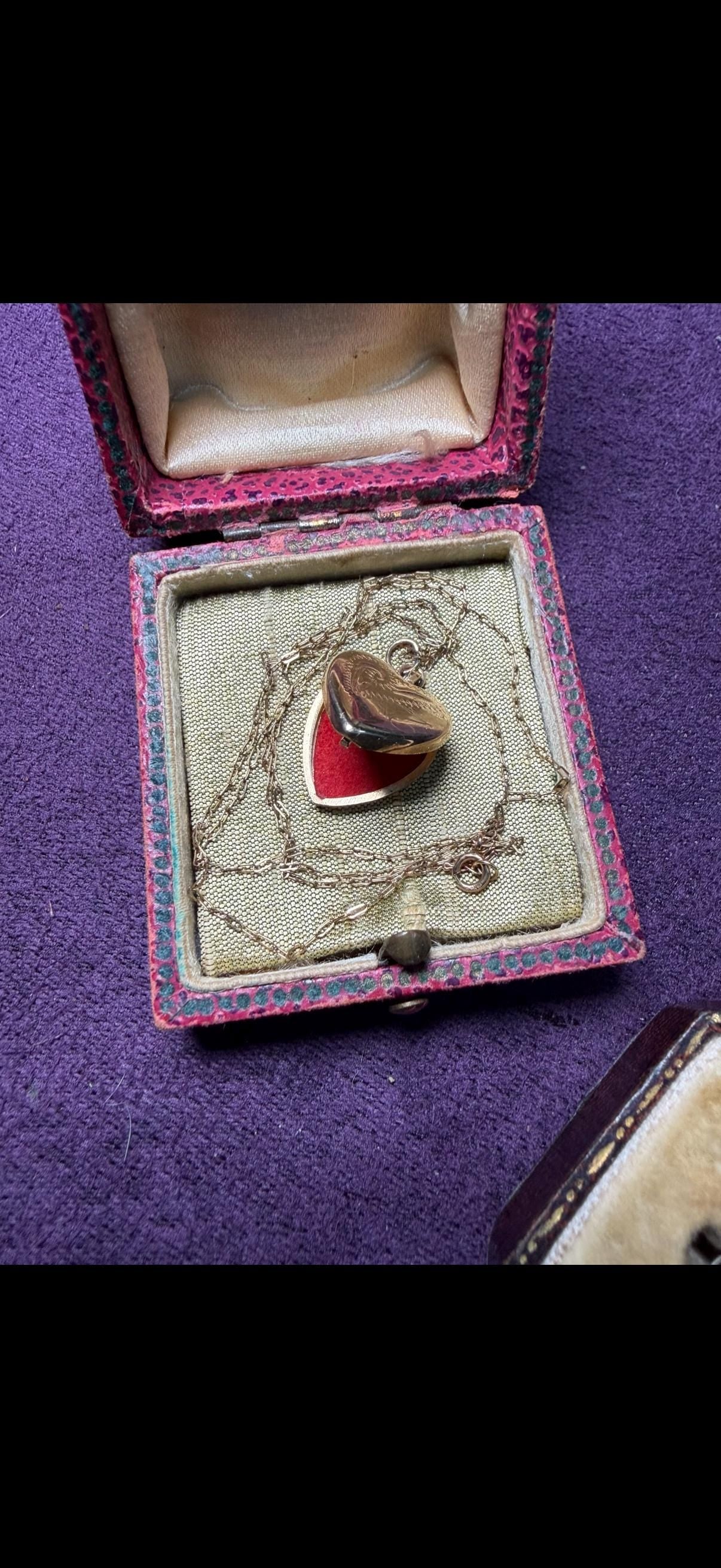 Beautifully engraved locket charm with chain 9ct gold