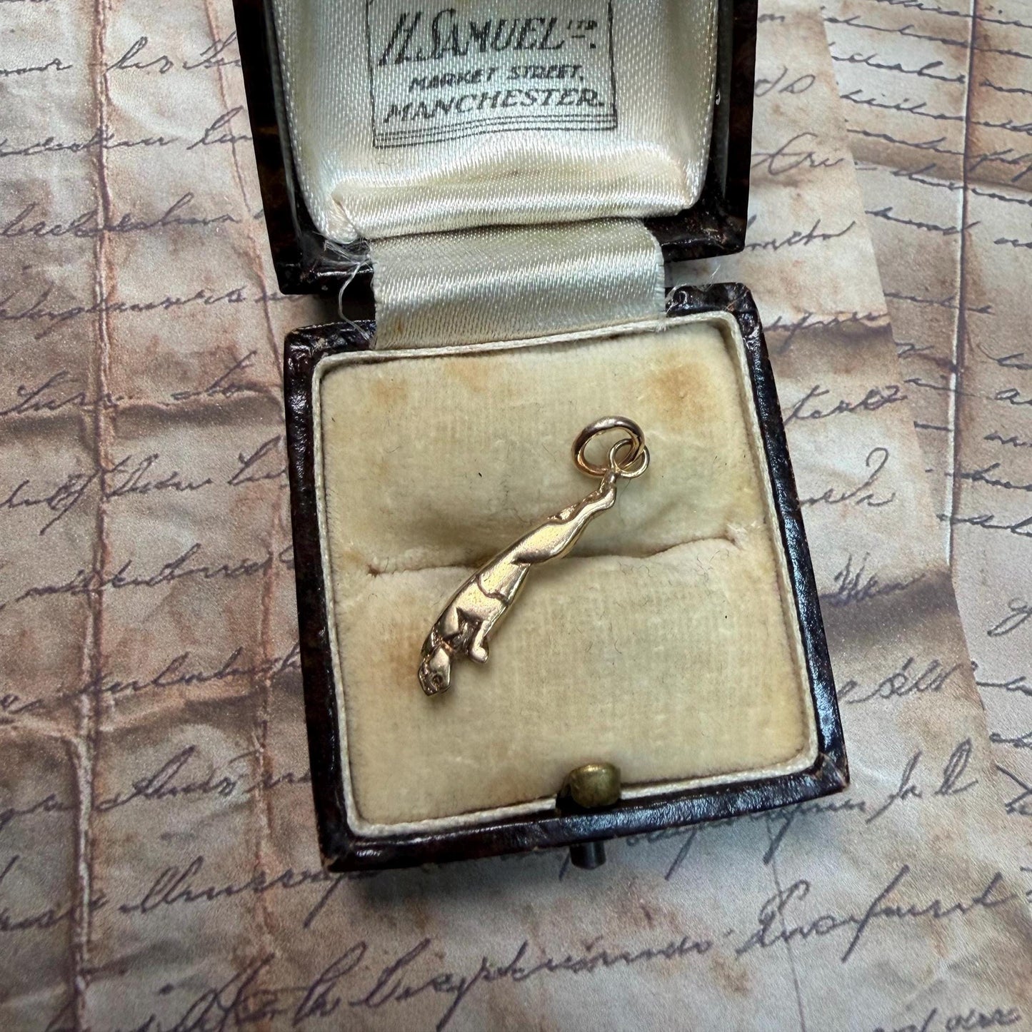 Jaguar cat pendant 9 ct