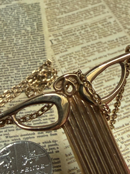 A stunning collectors piece by Ola Gorie - pendant and necklace