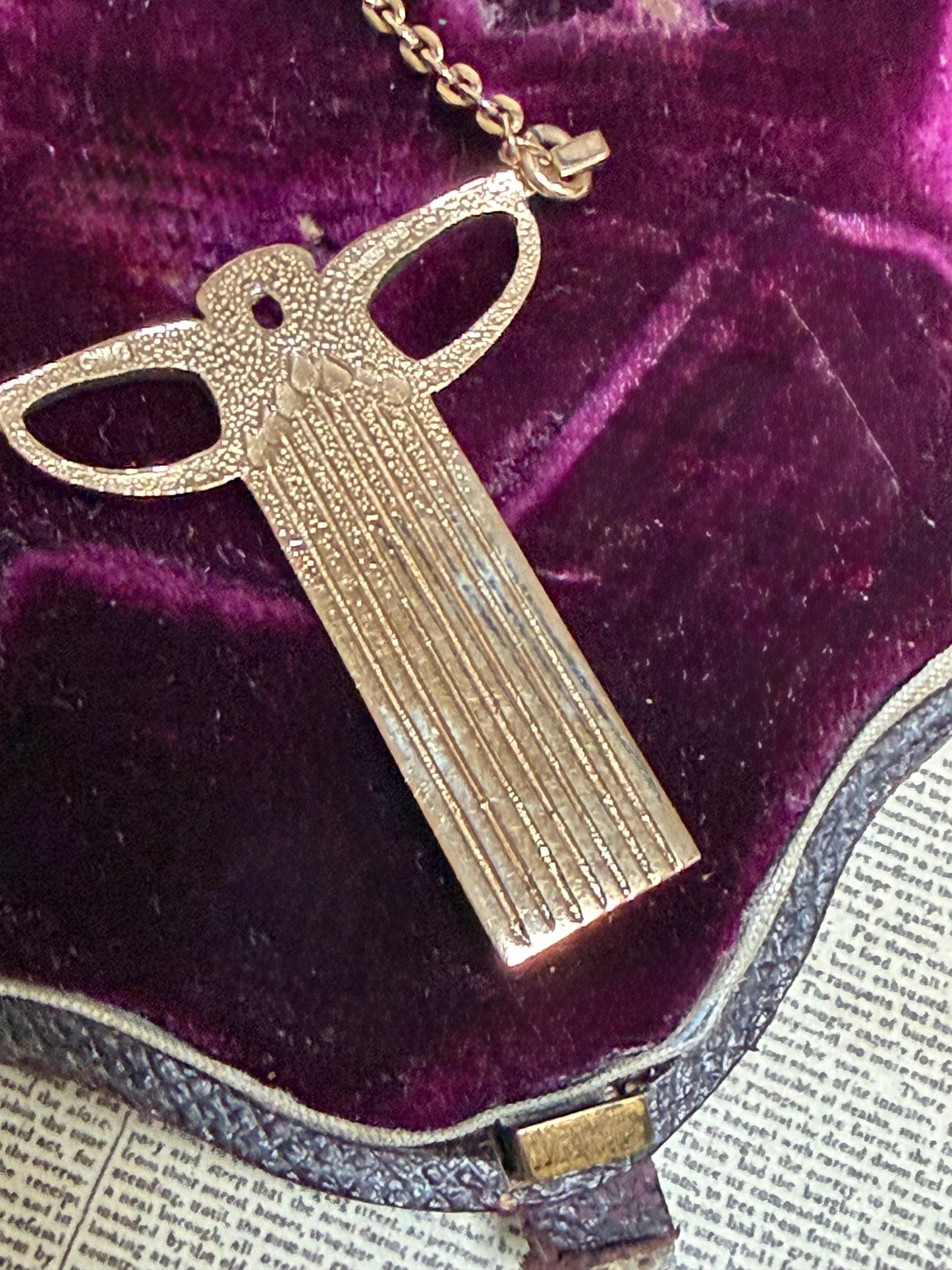 A stunning collectors piece by Ola Gorie - pendant and necklace