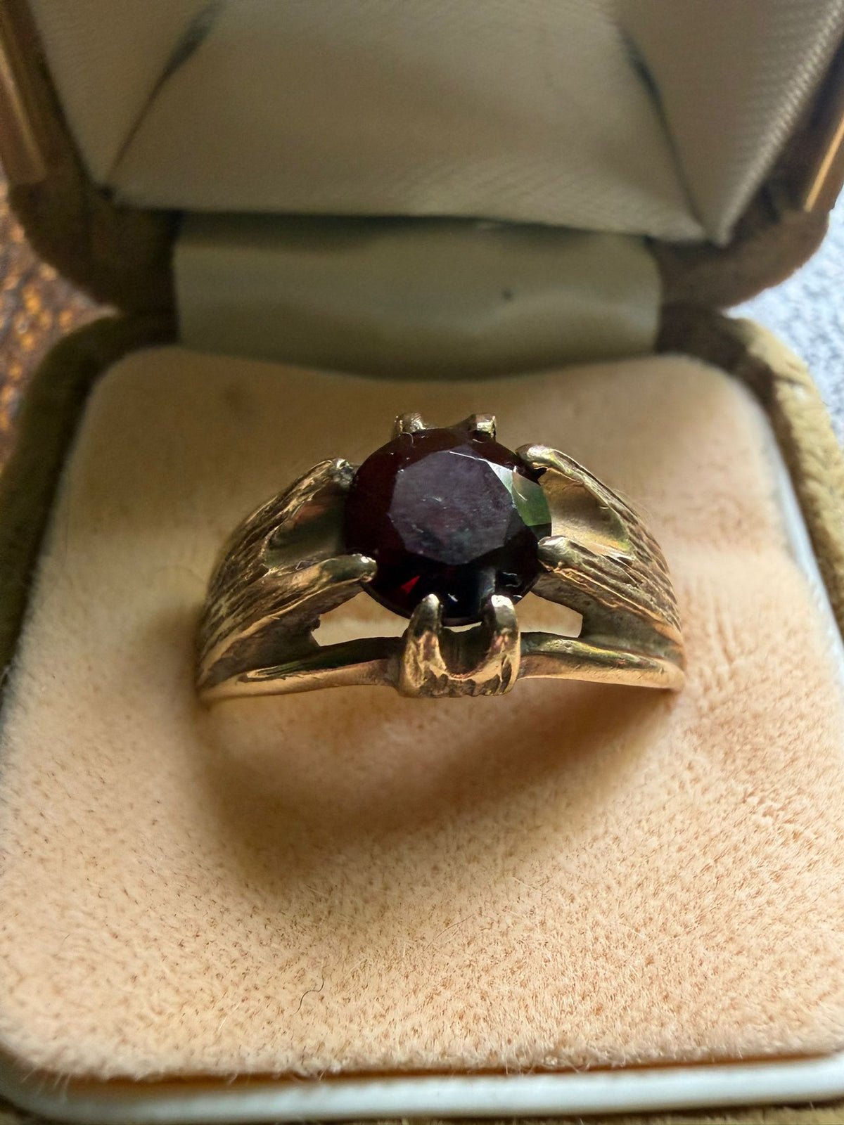 Vintage 9ct Gold Large Garnet Split-Shoulder Statement Ring | 1960s-1970s