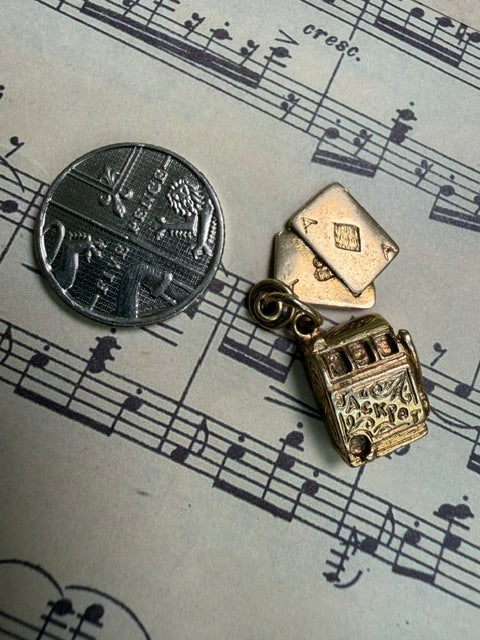 Vintage 9ct Gold Playing Cards & Jackpot Slot Machine Charm