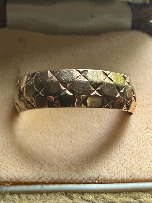 Vintage 9ct Gold Star-Cut Patterned Wide Band Ring | 1970s